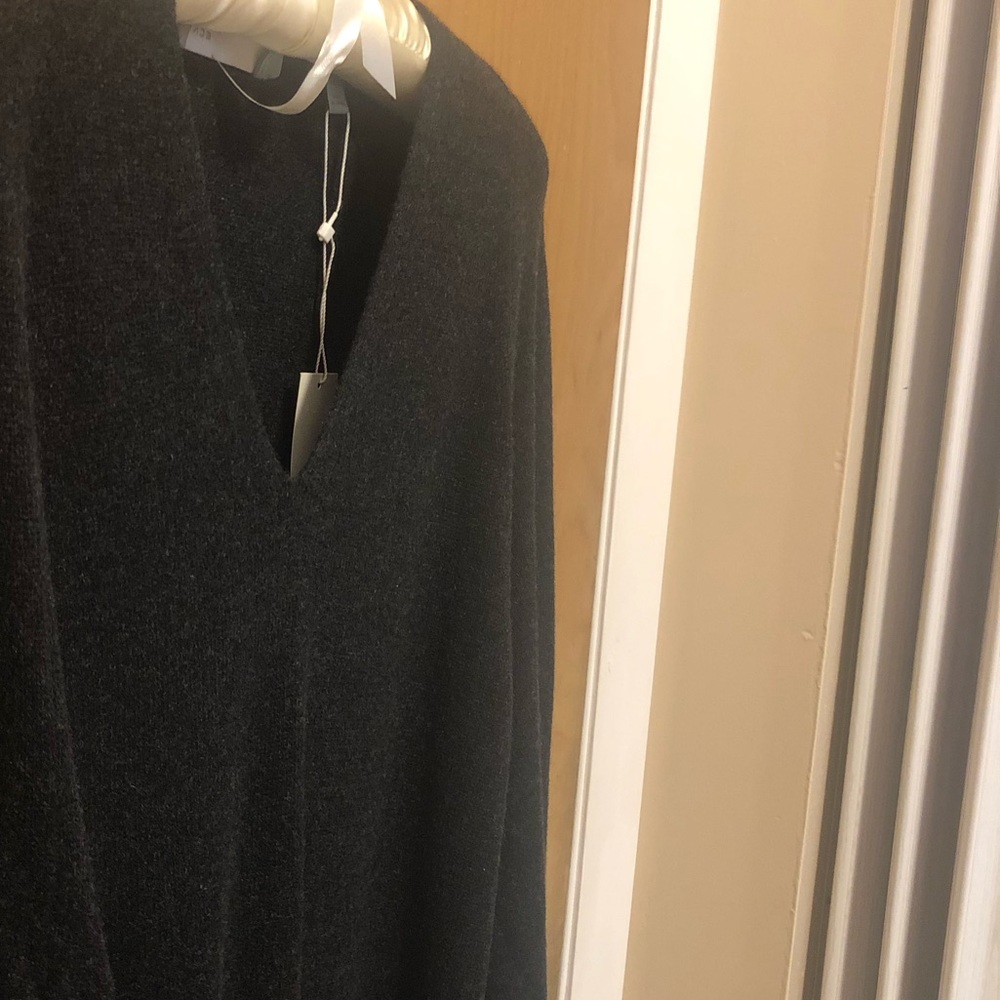 NWT VINCE Wool/Cashmere V-Neck Full Length Sweater Dress Size XS - Picture 3 of 13